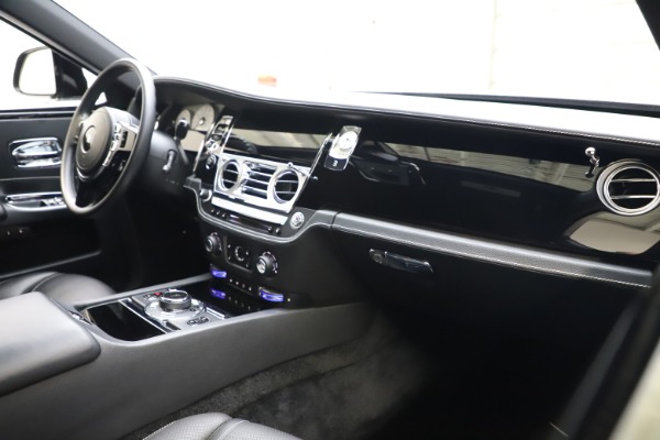 Used 2018 Rolls-Royce Ghost for sale $249,900 at Alfa Romeo of Westport in Westport CT 06880 13