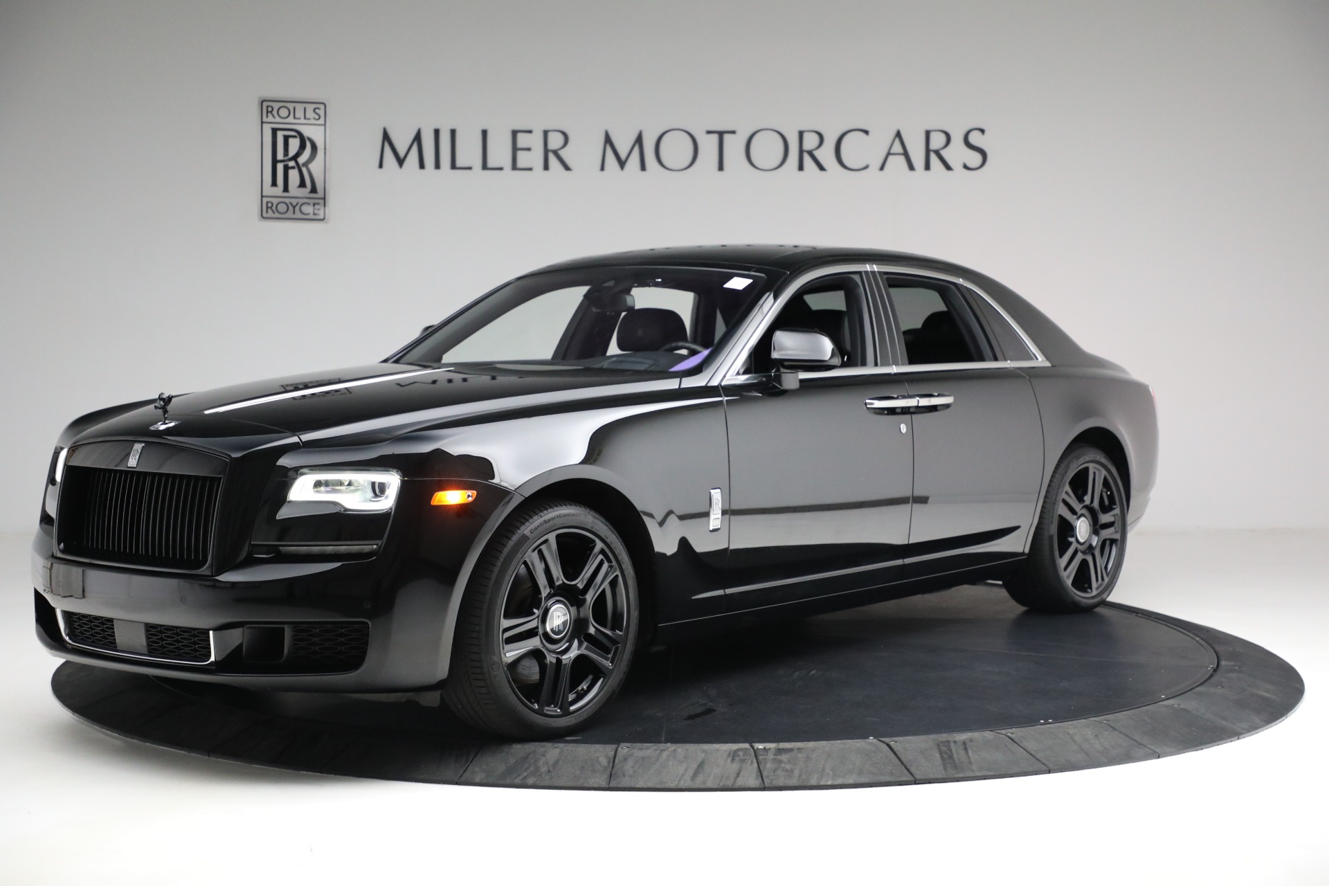 Used 2018 Rolls-Royce Ghost for sale $249,900 at Alfa Romeo of Westport in Westport CT 06880 1