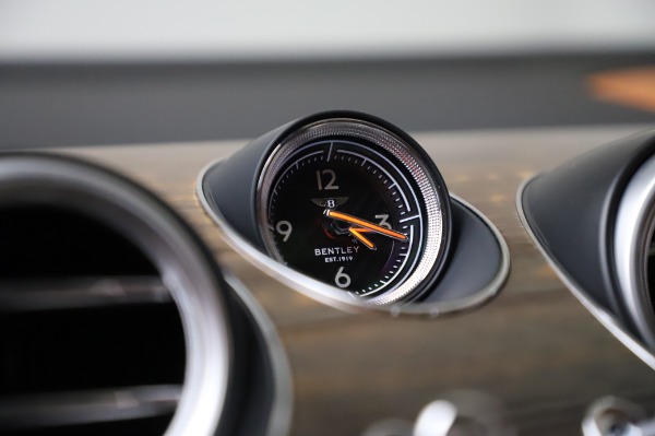 Used 2018 Bentley Bentayga Onyx Edition for sale $149,900 at Alfa Romeo of Westport in Westport CT 06880 24