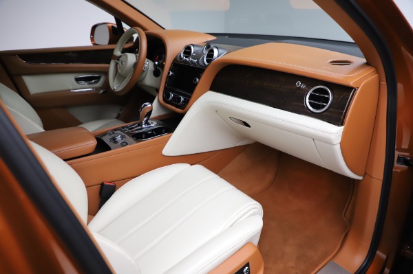 Used 2018 Bentley Bentayga Onyx Edition for sale $149,900 at Alfa Romeo of Westport in Westport CT 06880 25