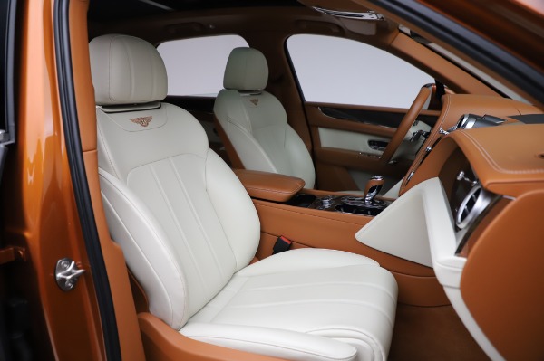 Used 2018 Bentley Bentayga Onyx Edition for sale $149,900 at Alfa Romeo of Westport in Westport CT 06880 27