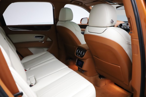 Used 2018 Bentley Bentayga Onyx Edition for sale $149,900 at Alfa Romeo of Westport in Westport CT 06880 28