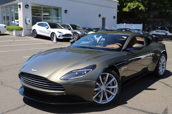Used 2018 Aston Martin DB11 V8 for sale $151,900 at Alfa Romeo of Westport in Westport CT 06880 24
