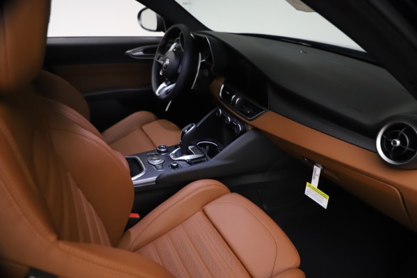 New 2021 Alfa Romeo Giulia Ti Sport Q4 for sale Sold at Alfa Romeo of Westport in Westport CT 06880 22