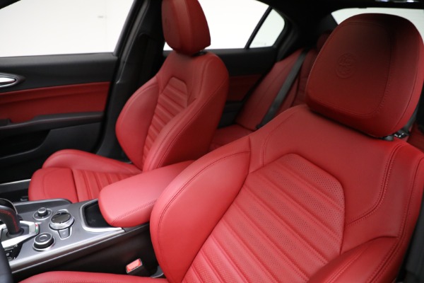 New 2021 Alfa Romeo Giulia Ti Sport Q4 for sale Call for price at Alfa Romeo of Westport in Westport CT 06880 15
