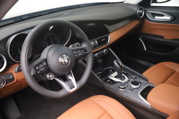 New 2021 Alfa Romeo Giulia Q4 for sale Call for price at Alfa Romeo of Westport in Westport CT 06880 13