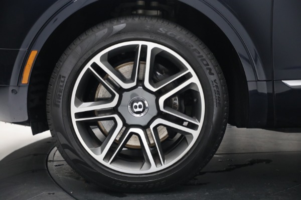Used 2018 Bentley Bentayga W12 Signature for sale $109,900 at Alfa Romeo of Westport in Westport CT 06880 15