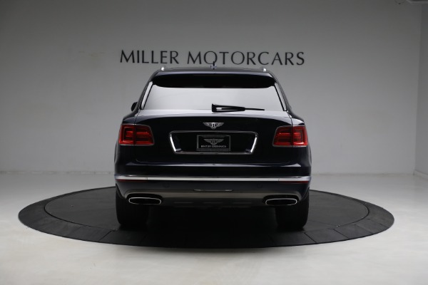 Used 2018 Bentley Bentayga W12 Signature for sale $109,900 at Alfa Romeo of Westport in Westport CT 06880 6
