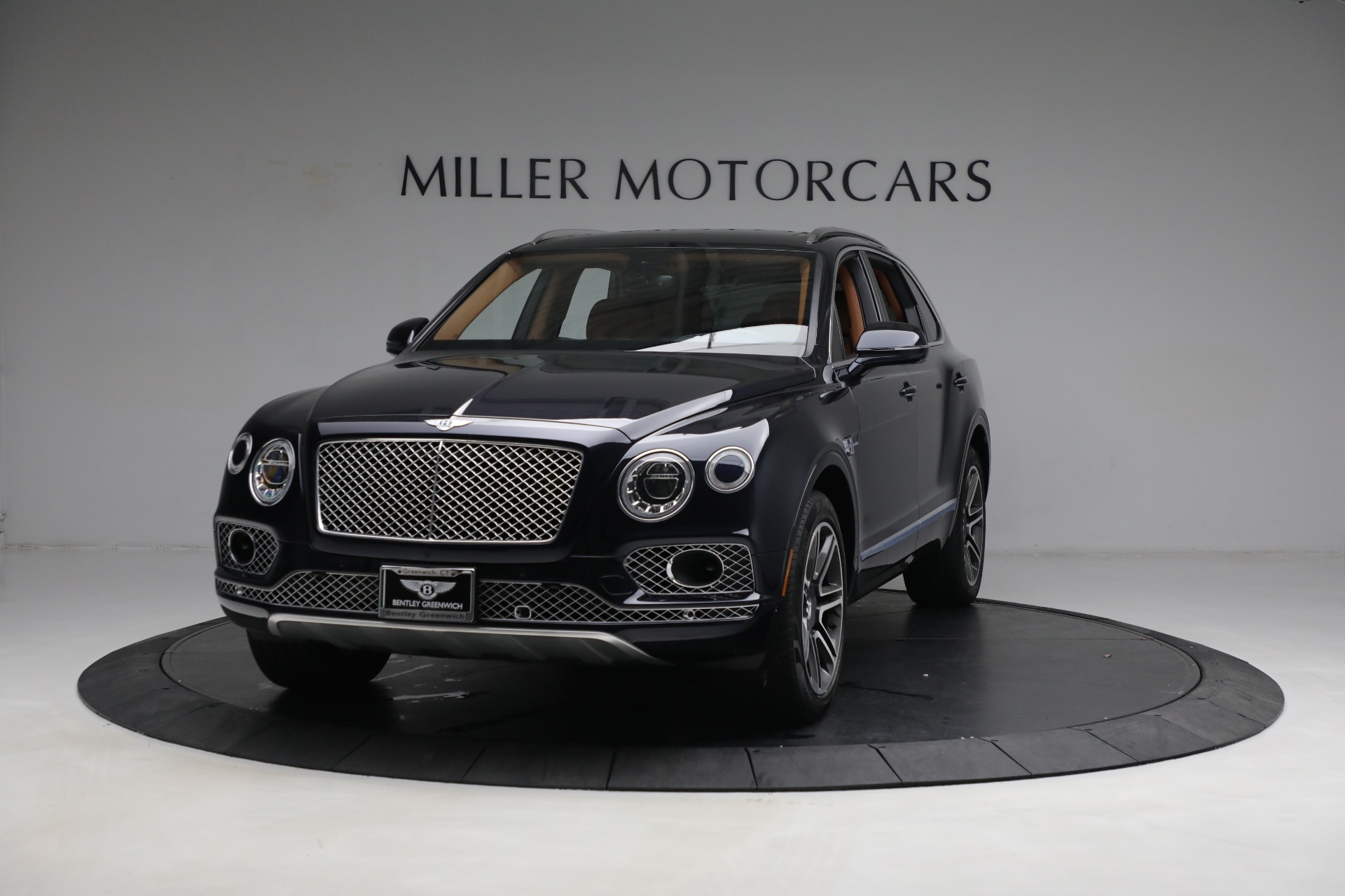 Used 2018 Bentley Bentayga W12 Signature for sale $109,900 at Alfa Romeo of Westport in Westport CT 06880 1