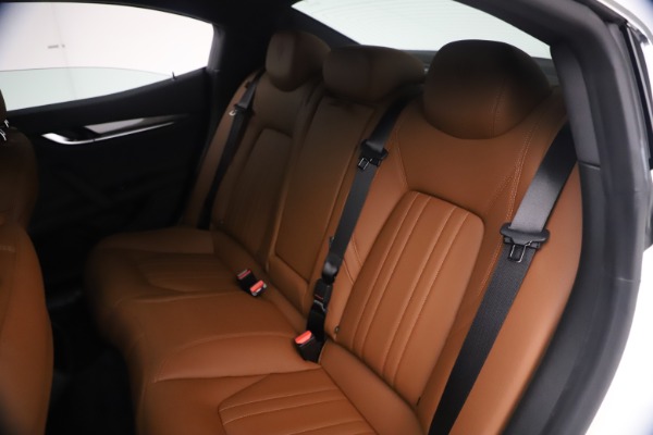 New 2021 Maserati Ghibli SQ4 for sale $85,804 at Alfa Romeo of Westport in Westport CT 06880 21