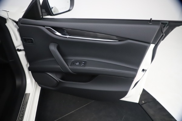 New 2021 Maserati Ghibli SQ4 for sale $85,804 at Alfa Romeo of Westport in Westport CT 06880 25