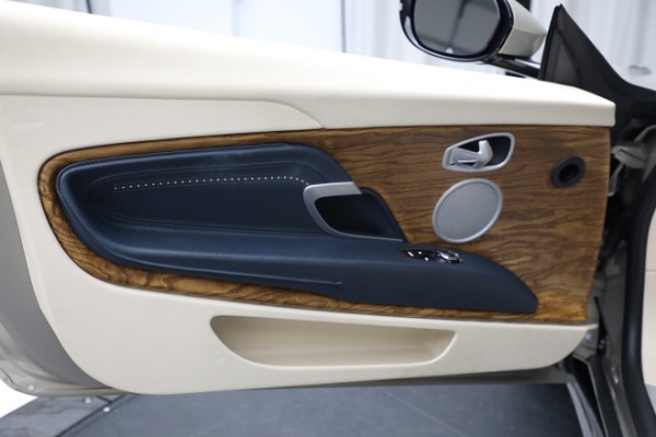 Used 2019 Aston Martin DB11 Volante for sale $209,900 at Alfa Romeo of Westport in Westport CT 06880 16