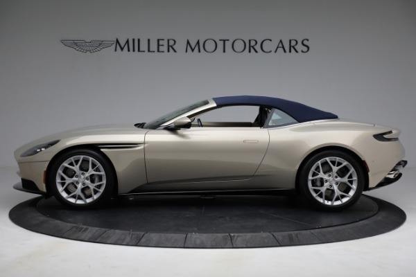 Used 2019 Aston Martin DB11 Volante for sale $209,900 at Alfa Romeo of Westport in Westport CT 06880 26