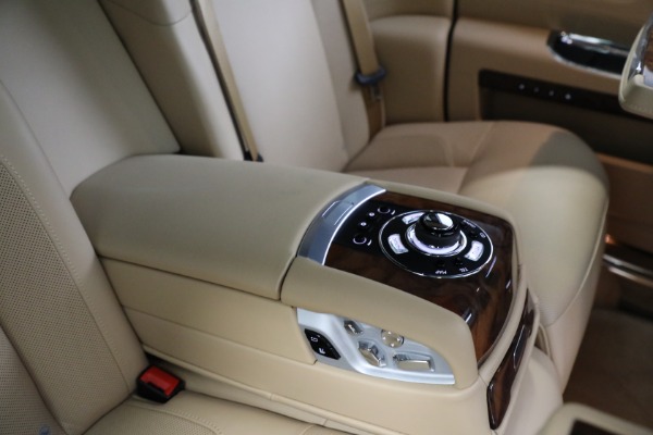 Used 2011 Rolls-Royce Ghost for sale Sold at Alfa Romeo of Westport in Westport CT 06880 21