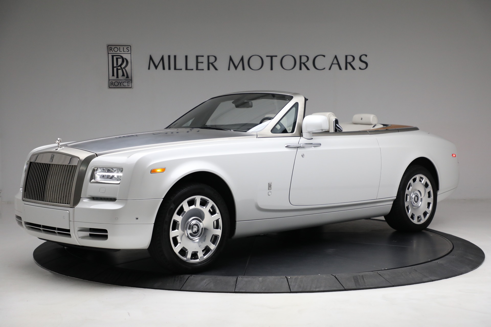 Used 2017 Rolls-Royce Phantom Drophead Coupe for sale Sold at Alfa Romeo of Westport in Westport CT 06880 1