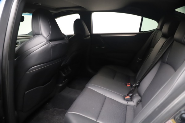 Used 2019 Lexus ES 350 F SPORT for sale Sold at Alfa Romeo of Westport in Westport CT 06880 17