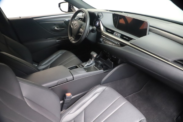 Used 2019 Lexus ES 350 F SPORT for sale Sold at Alfa Romeo of Westport in Westport CT 06880 18