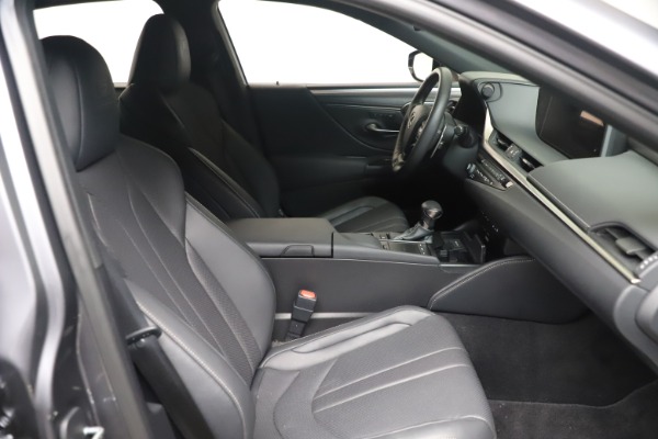 Used 2019 Lexus ES 350 F SPORT for sale Sold at Alfa Romeo of Westport in Westport CT 06880 19