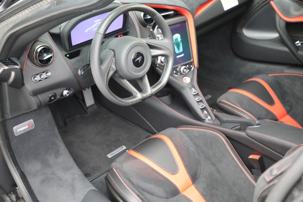 New 2021 McLaren 720S Performance for sale $344,500 at Alfa Romeo of Westport in Westport CT 06880 28