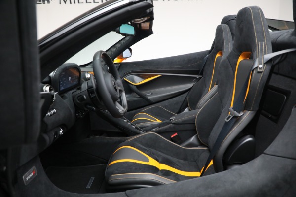 New 2021 McLaren 720S Spider for sale $378,110 at Alfa Romeo of Westport in Westport CT 06880 25