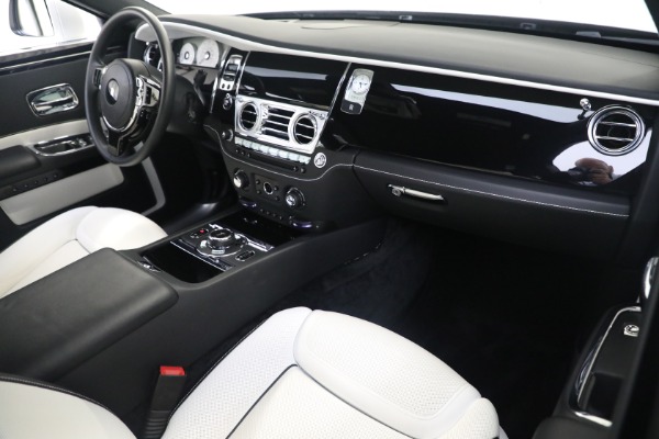 Used 2017 Rolls-Royce Ghost for sale $219,900 at Alfa Romeo of Westport in Westport CT 06880 12