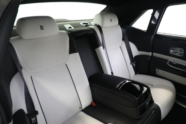 Used 2017 Rolls-Royce Ghost for sale $219,900 at Alfa Romeo of Westport in Westport CT 06880 16