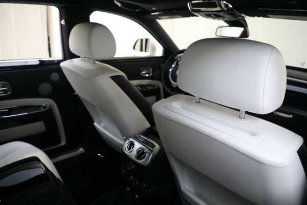 Used 2017 Rolls-Royce Ghost for sale $219,900 at Alfa Romeo of Westport in Westport CT 06880 18