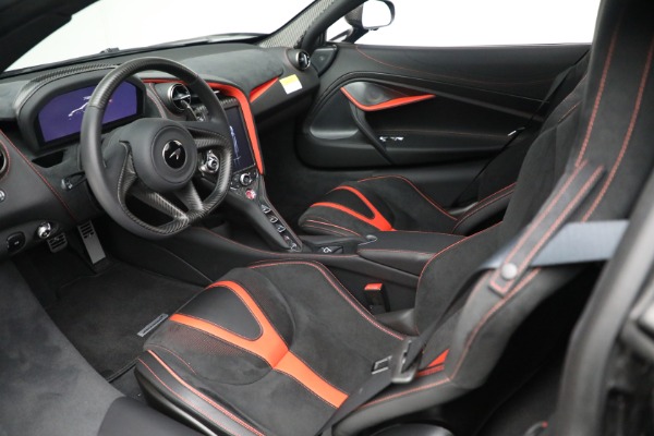 New 2021 McLaren 720S Spider for sale $399,120 at Alfa Romeo of Westport in Westport CT 06880 24