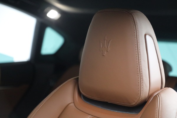 Used 2018 Maserati Levante GranSport for sale Sold at Alfa Romeo of Westport in Westport CT 06880 16