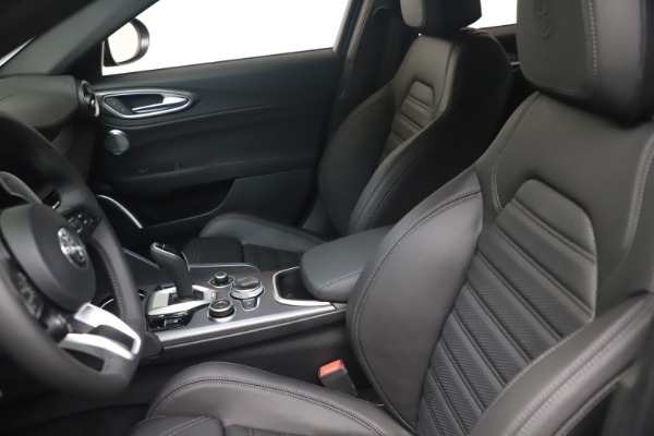 New 2022 Alfa Romeo Giulia Veloce for sale Sold at Alfa Romeo of Westport in Westport CT 06880 14