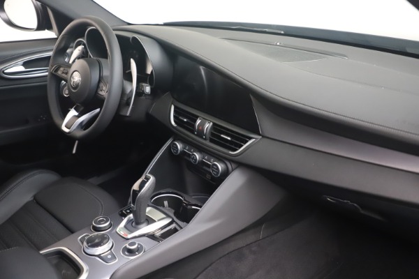 New 2022 Alfa Romeo Giulia Veloce for sale Sold at Alfa Romeo of Westport in Westport CT 06880 17