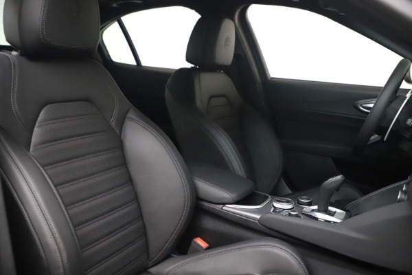 New 2022 Alfa Romeo Giulia Veloce for sale Sold at Alfa Romeo of Westport in Westport CT 06880 19