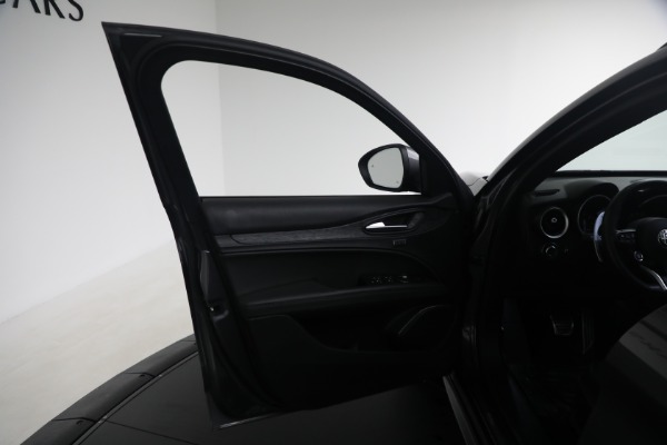 Used 2022 Alfa Romeo Stelvio Sprint for sale $29,900 at Alfa Romeo of Westport in Westport CT 06880 22