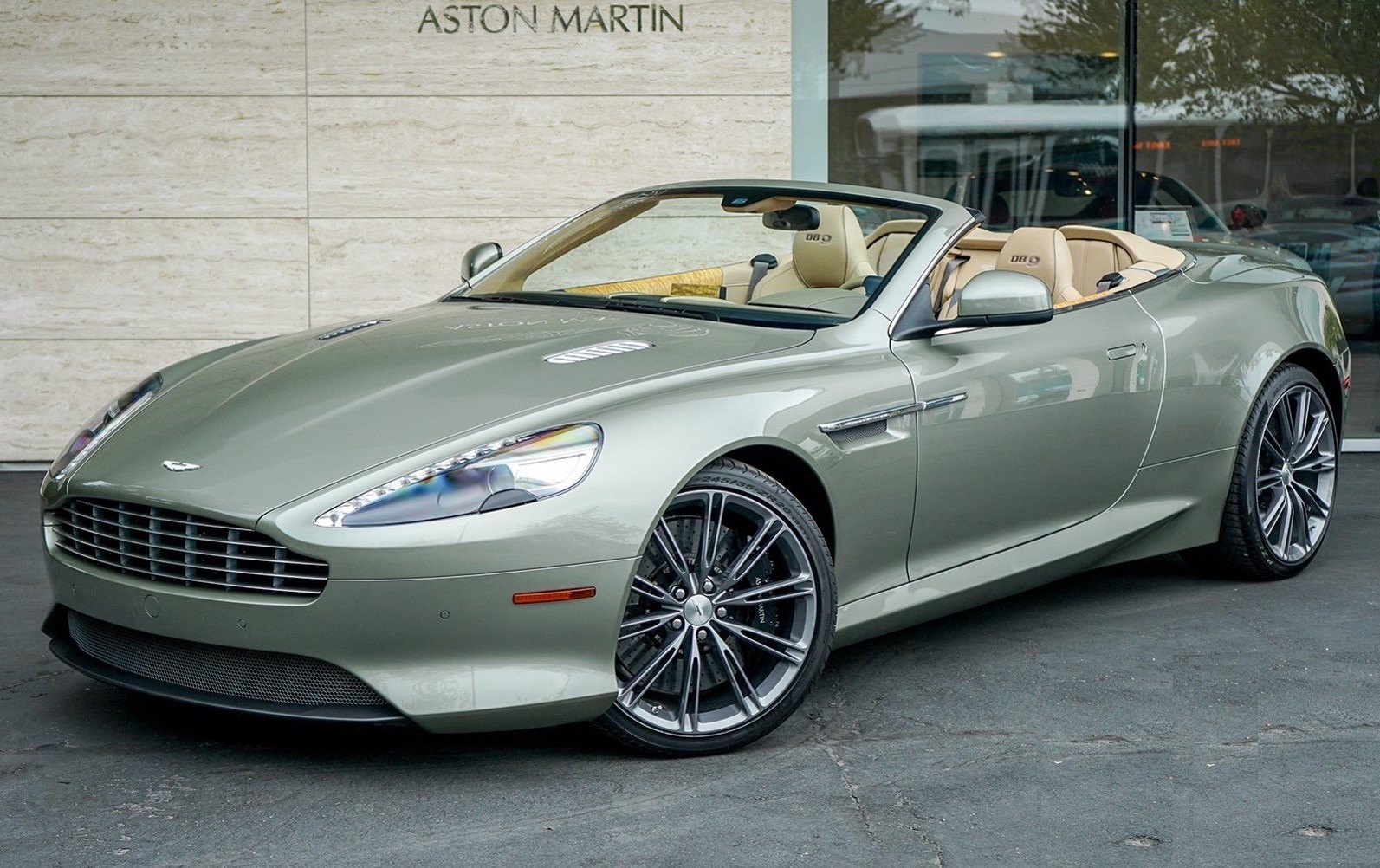 Used 2015 Aston Martin DB9 Volante for sale $119,990 at Alfa Romeo of Westport in Westport CT 06880 1