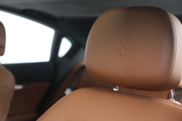 Used 2016 Maserati Quattroporte S Q4 for sale $41,900 at Alfa Romeo of Westport in Westport CT 06880 16