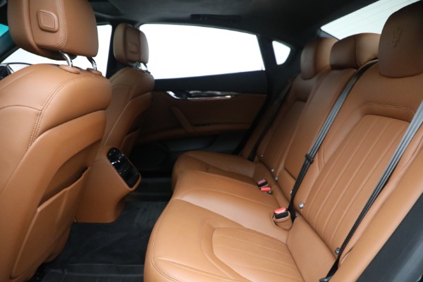 Used 2016 Maserati Quattroporte S Q4 for sale $41,900 at Alfa Romeo of Westport in Westport CT 06880 23