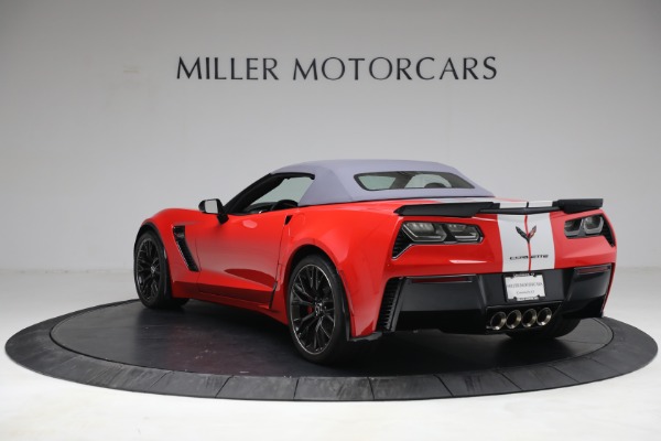 Used 2015 Chevrolet Corvette Z06 for sale $89,900 at Alfa Romeo of Westport in Westport CT 06880 17