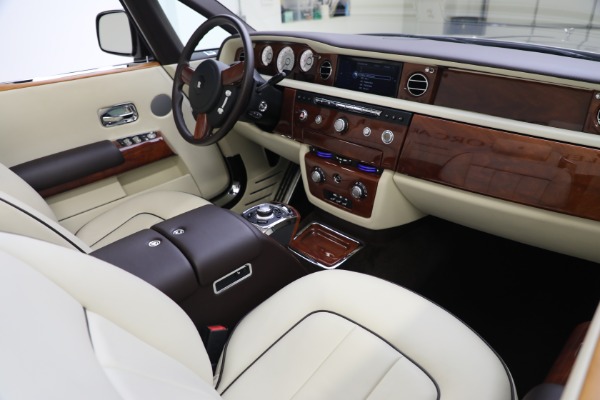 Used 2015 Rolls-Royce Phantom Drophead Coupe for sale Sold at Alfa Romeo of Westport in Westport CT 06880 28