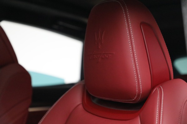 New 2022 Maserati Levante Trofeo for sale $155,045 at Alfa Romeo of Westport in Westport CT 06880 16
