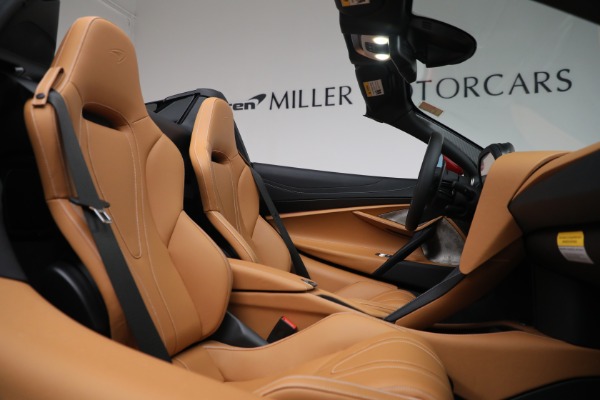 New 2022 McLaren 720S Spider for sale $382,090 at Alfa Romeo of Westport in Westport CT 06880 25