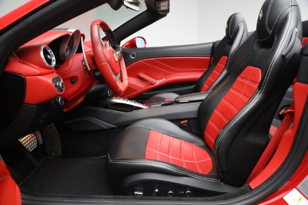 Used 2017 Ferrari California T for sale $184,900 at Alfa Romeo of Westport in Westport CT 06880 26