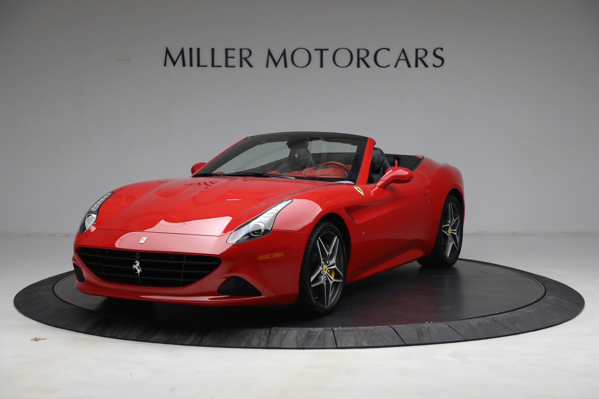 Used 2017 Ferrari California T for sale $184,900 at Alfa Romeo of Westport in Westport CT 06880 1