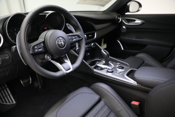 New 2022 Alfa Romeo Giulia Veloce for sale $54,985 at Alfa Romeo of Westport in Westport CT 06880 13