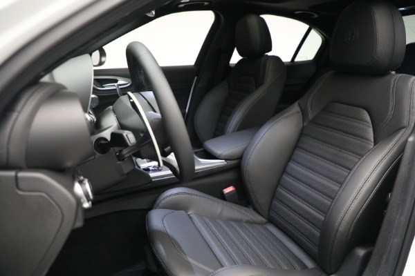 New 2022 Alfa Romeo Giulia Veloce for sale $54,985 at Alfa Romeo of Westport in Westport CT 06880 15