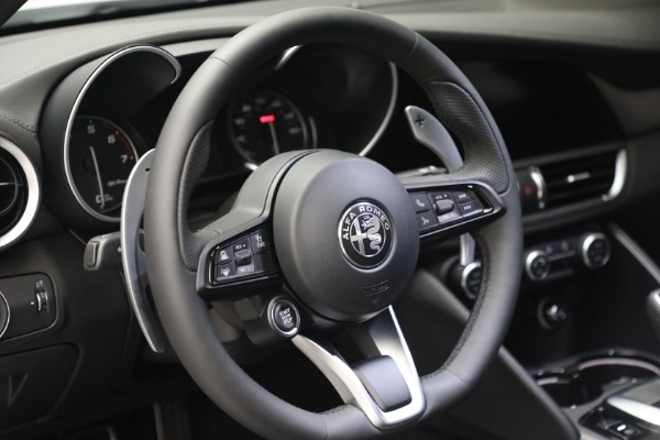 New 2022 Alfa Romeo Giulia Veloce for sale $54,985 at Alfa Romeo of Westport in Westport CT 06880 16