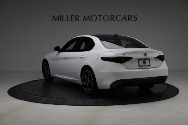 New 2022 Alfa Romeo Giulia Veloce for sale $54,985 at Alfa Romeo of Westport in Westport CT 06880 5