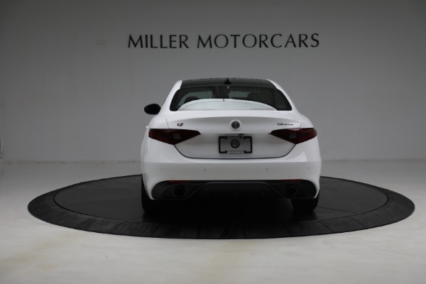 New 2022 Alfa Romeo Giulia Veloce for sale $54,985 at Alfa Romeo of Westport in Westport CT 06880 6