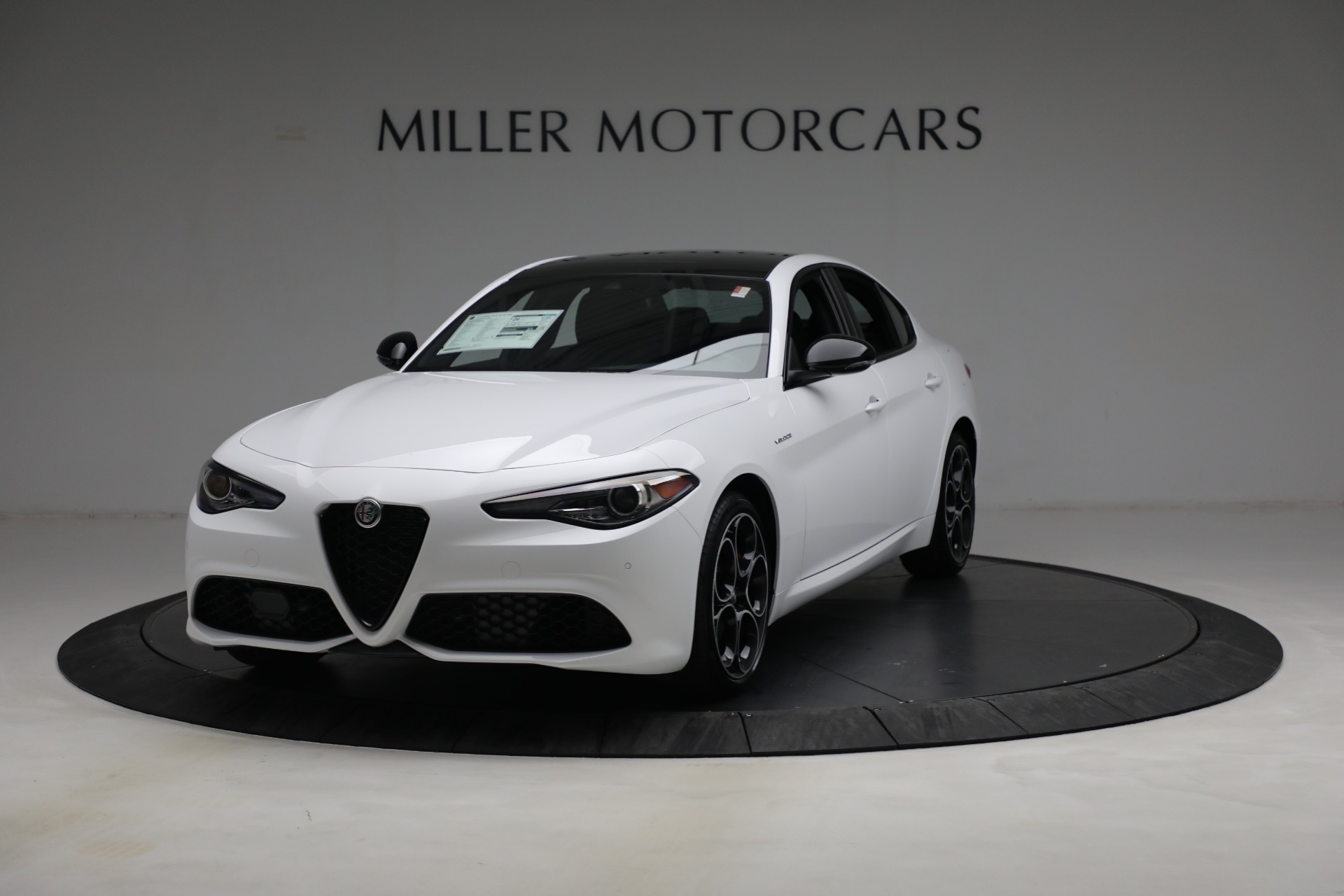 New 2022 Alfa Romeo Giulia Veloce for sale $54,985 at Alfa Romeo of Westport in Westport CT 06880 1