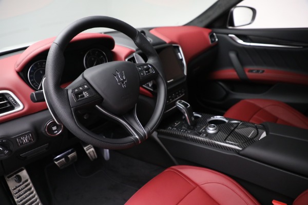 New 2022 Maserati Ghibli Modena Q4 for sale $99,755 at Alfa Romeo of Westport in Westport CT 06880 12