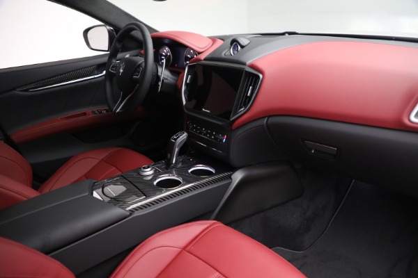 New 2022 Maserati Ghibli Modena Q4 for sale $99,755 at Alfa Romeo of Westport in Westport CT 06880 25